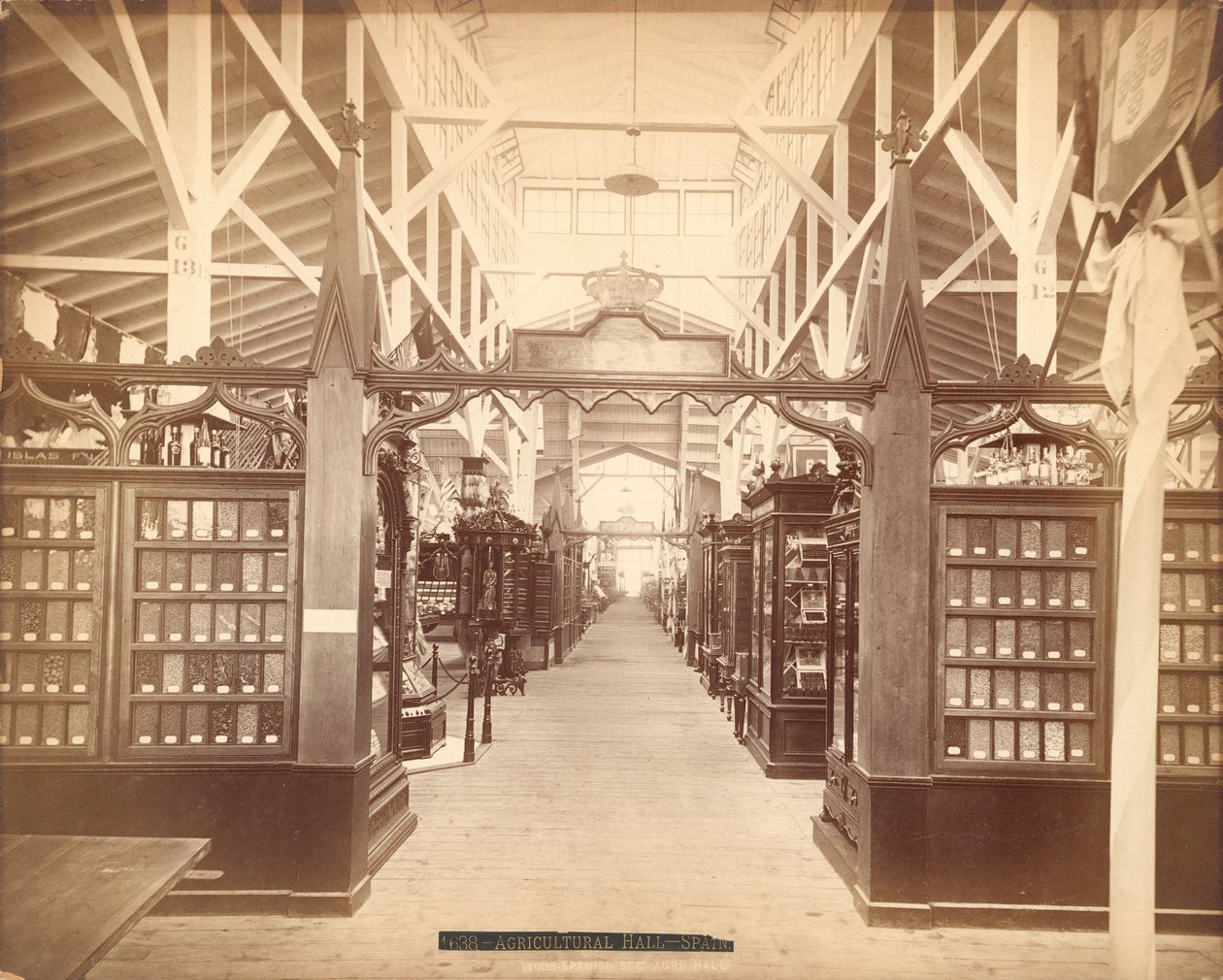 Agricultural Hall - Spania av Centennial Photographic Co.
