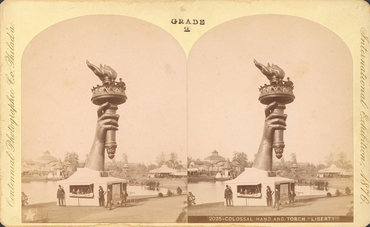 Kolossal hånd og fakkel, Liberty, Centennial Exhibition, Philadelphia av Centennial Photographic Co.