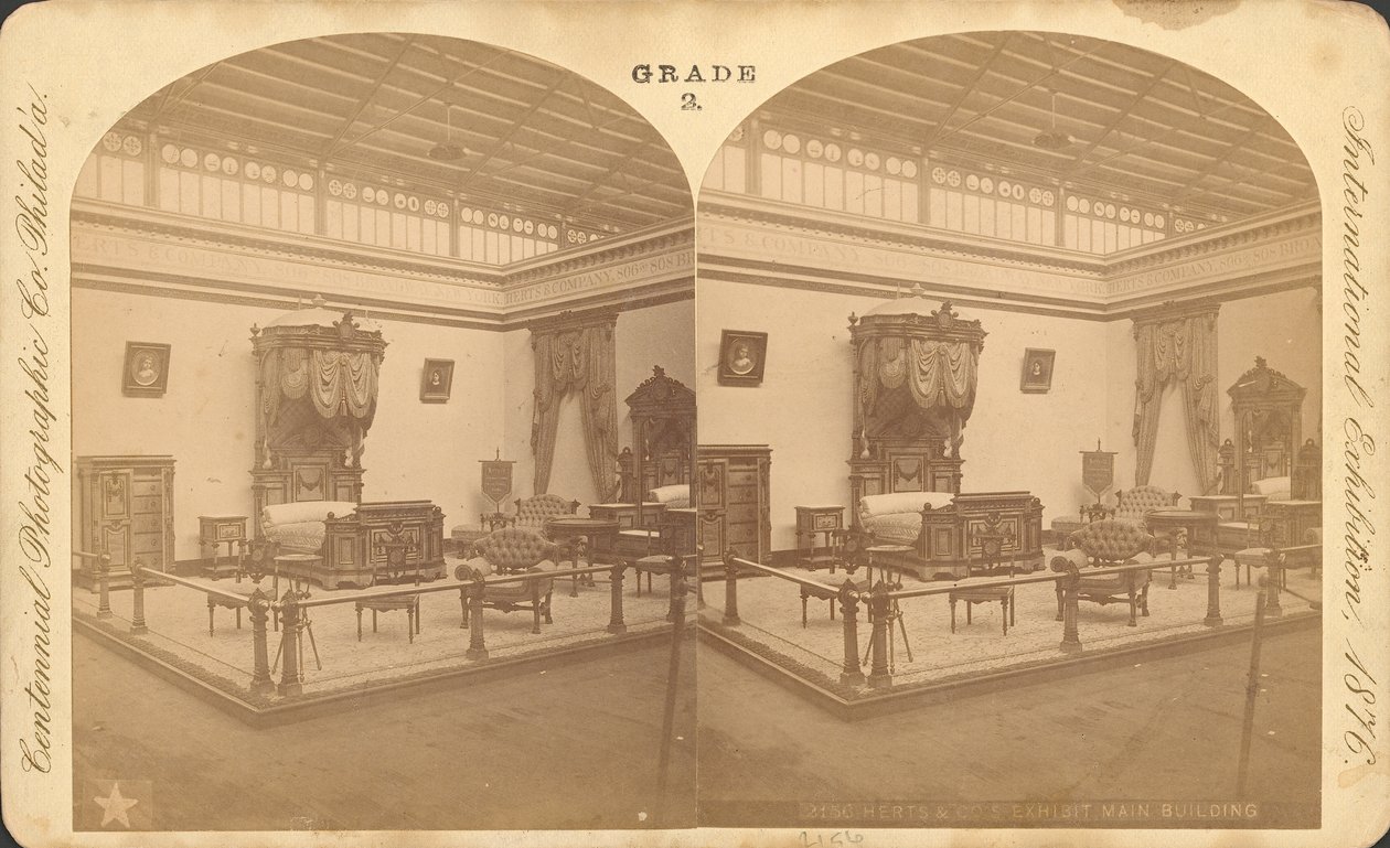 Herts & Co.s møbelutstilling - Hovedbygningen (s/hvitt bilde) av Centennial Photographic Co.