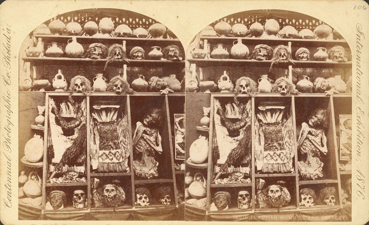Peruanske mumier og keramikk (stereograf) av Centennial Photographic Co.