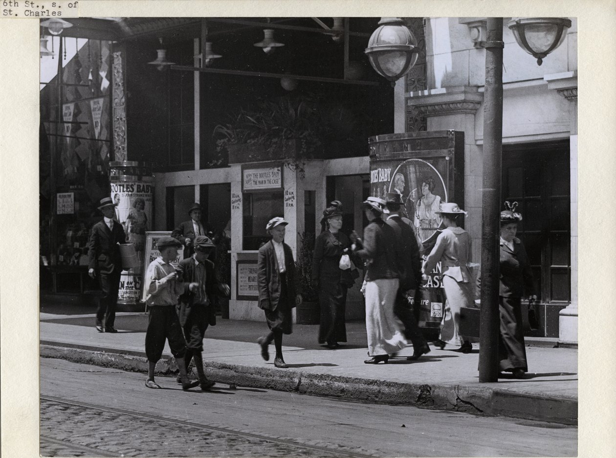 Billettkontoret til Strand Motion Picture Theatre på 419 North 6th Street av Charles Clement Holt