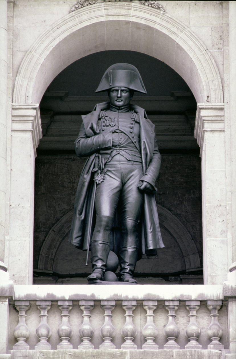 Napoleon I (1769-1821) i en frakk, 1831-33 (bronse) av Charles Emile Marie Seurre