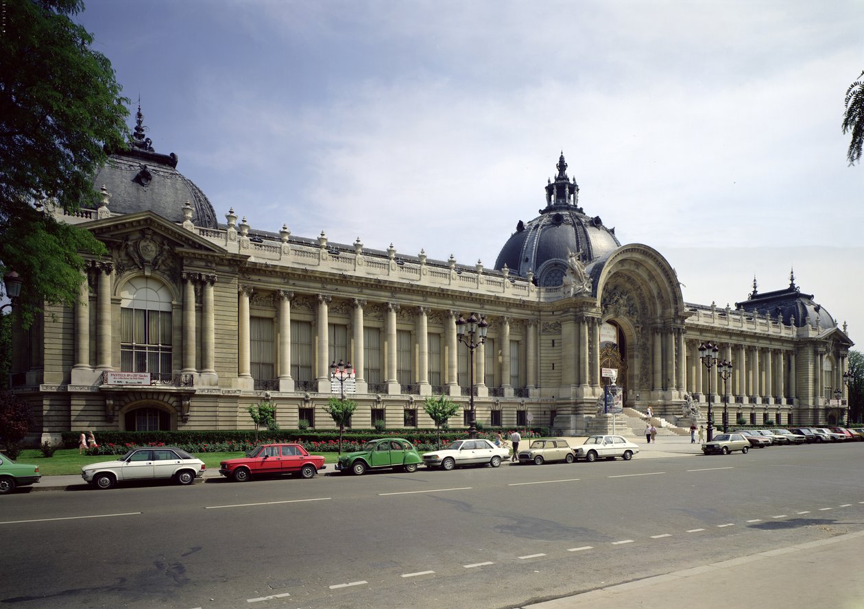 Utsikt over fasaden til Petit-Palais, bygget i 1900 (se også 224968) av Charles Louis Girault