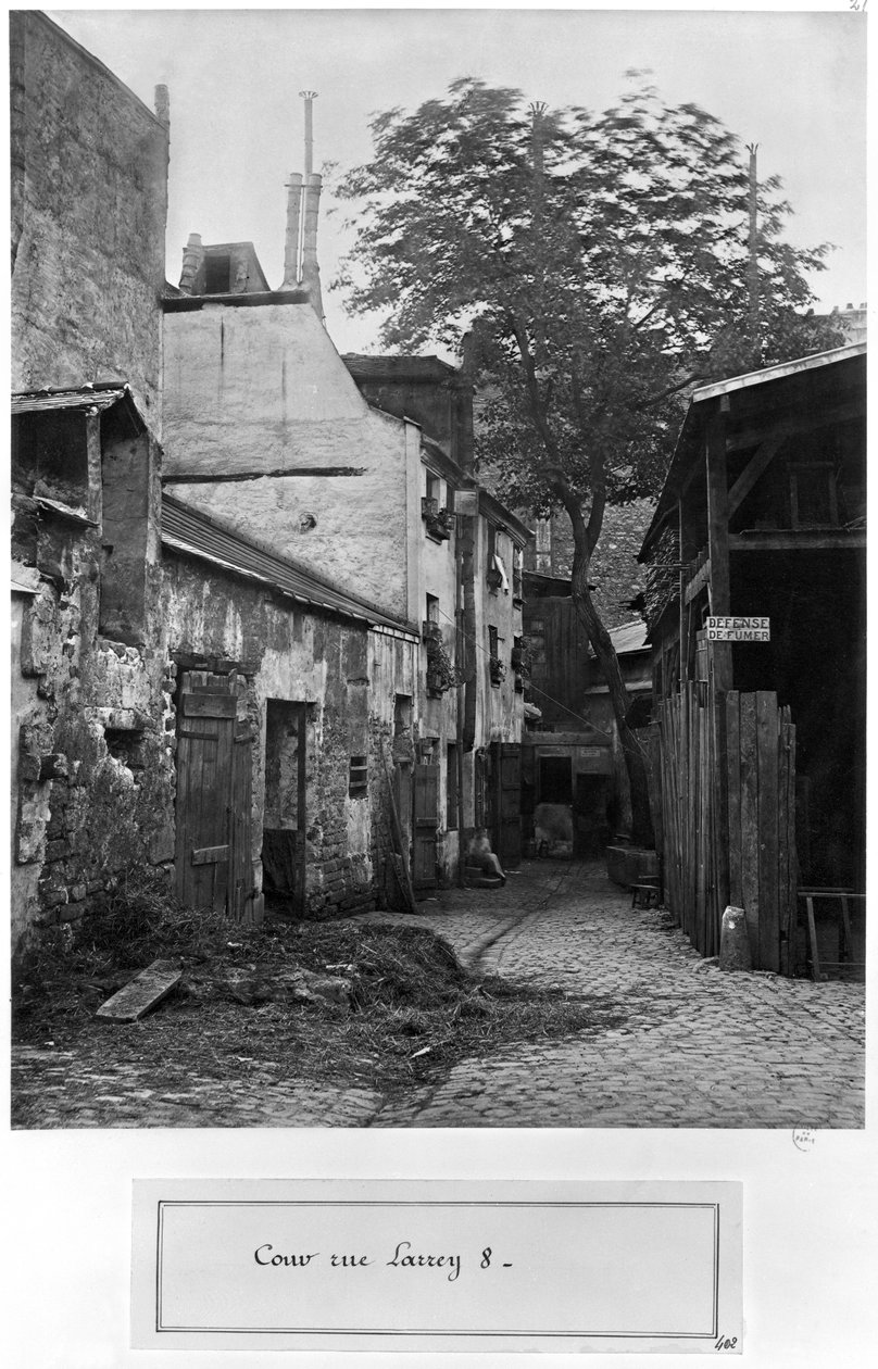 Gårdsplassen i rue Larrey 8, Paris, 1858-78 av Charles Marville