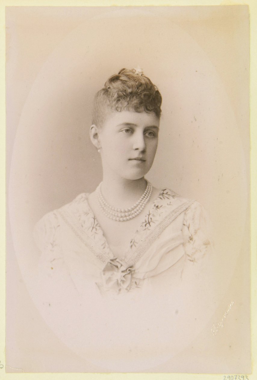 Alexandra de Grece, grande duchesse de Russie - Portrett av storhertuginne Alexandra Georgievna av Russland (1870-1891), av Bergamasco, Charles (Karl) (1830-1896). Albumin bilde av Charles Bergamasco