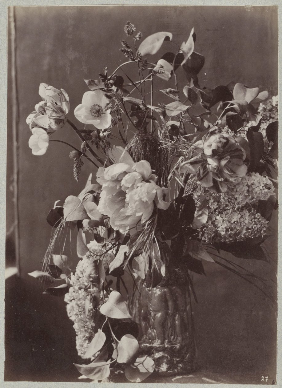 Blomsterstudie med ornamentert vase av Charles Aubry (manner of)
