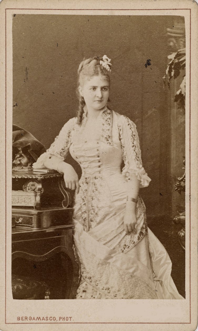 Portrett av operasangerinnen Caroline Salla Caroline Louise de Septavaux , ca. 1880. av Charles Bergamasco