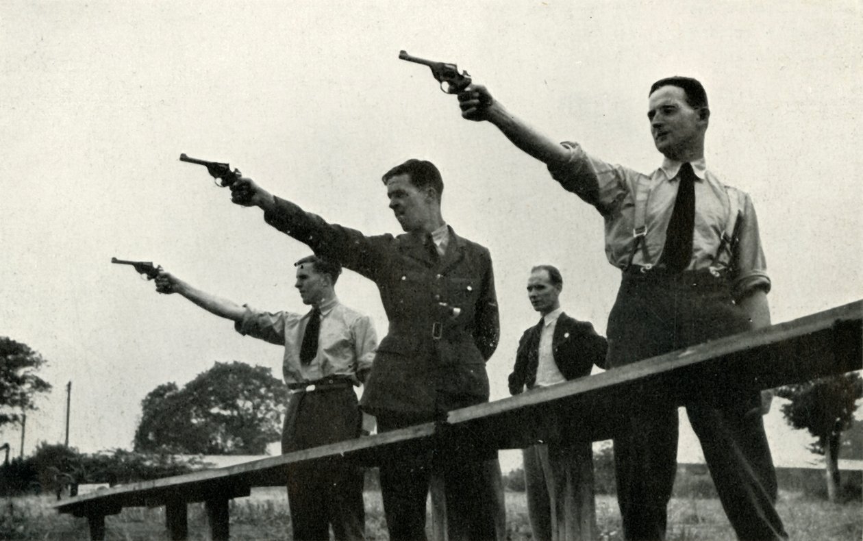 Revolverøvelse ved Elementary Flying Training School, 1941. av Charles Brown