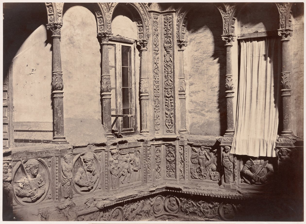 Zaragoza, gårdsplassen til huset kjent under navnet til spedbarnet, 1860. av Charles Clifford
