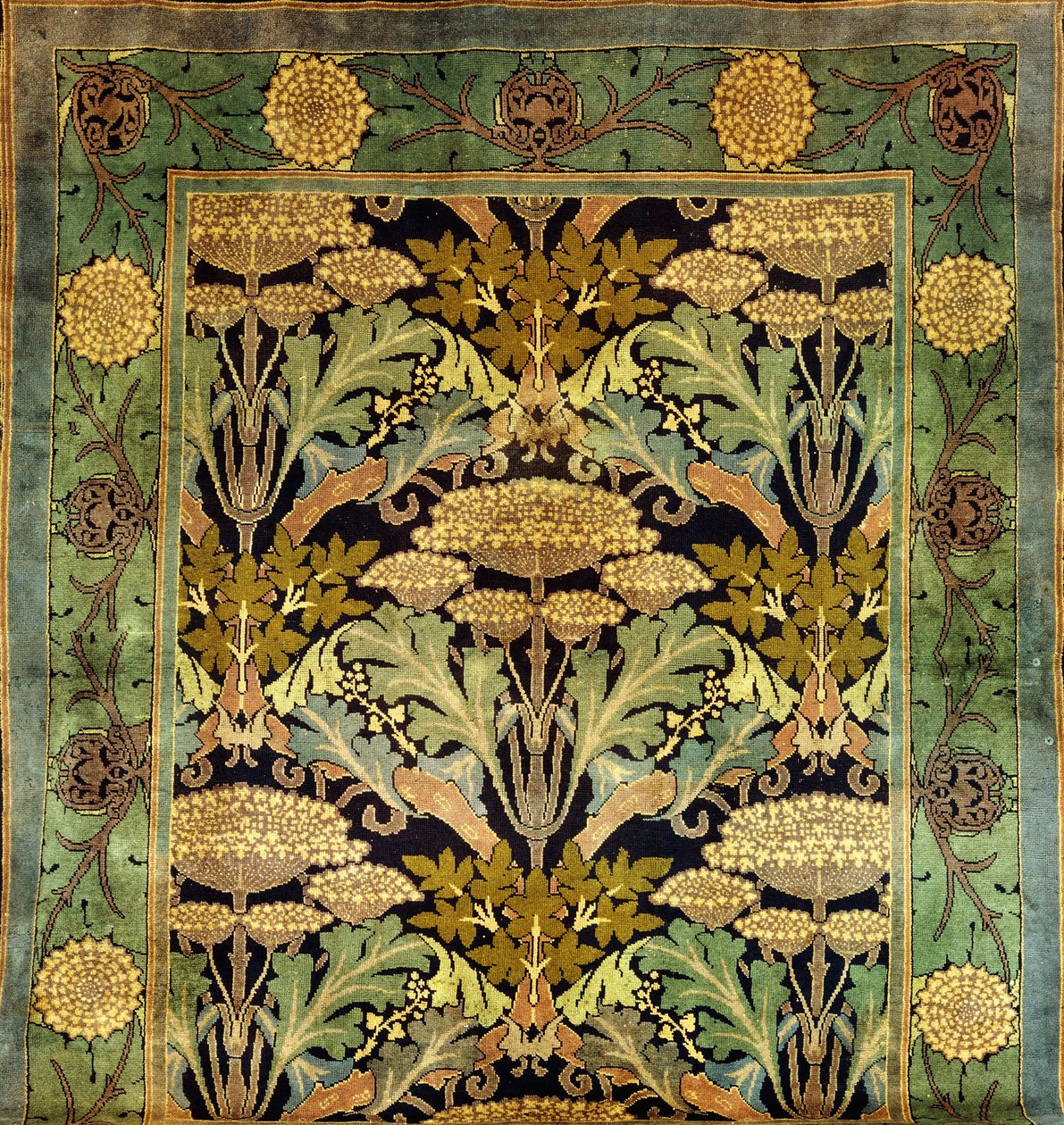 Et Donegal-ullteppe med blomsterdesign, ca. 1903 (ull) av Charles Francis Annesley Voysey