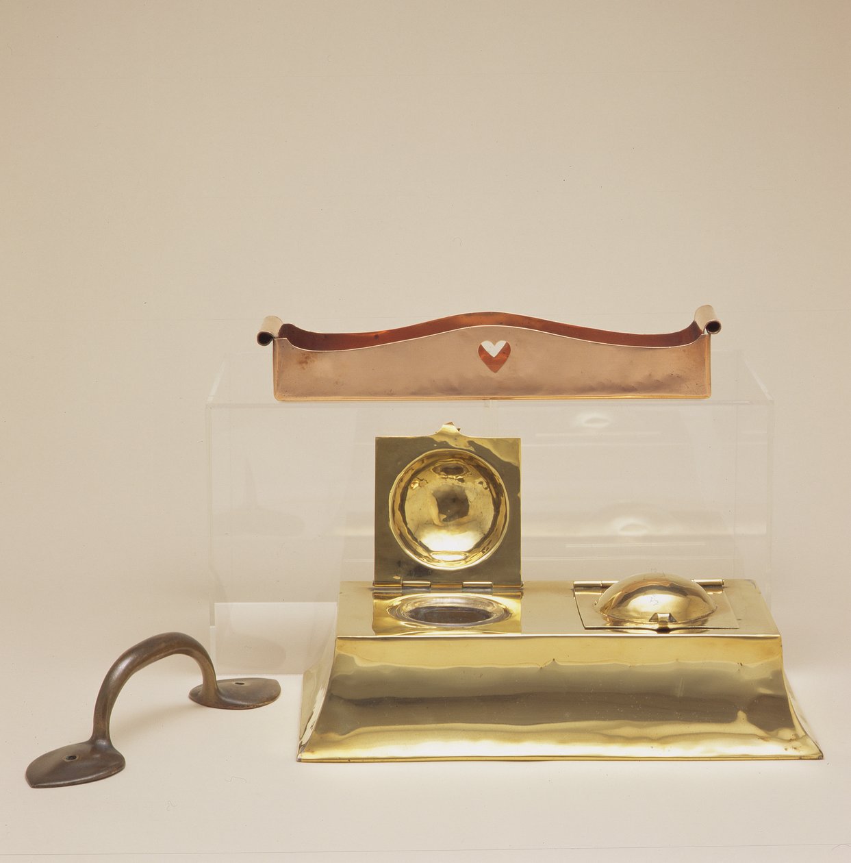 Metallarbeid, ca. 1895-1900 av Charles Francis Annesley Voysey