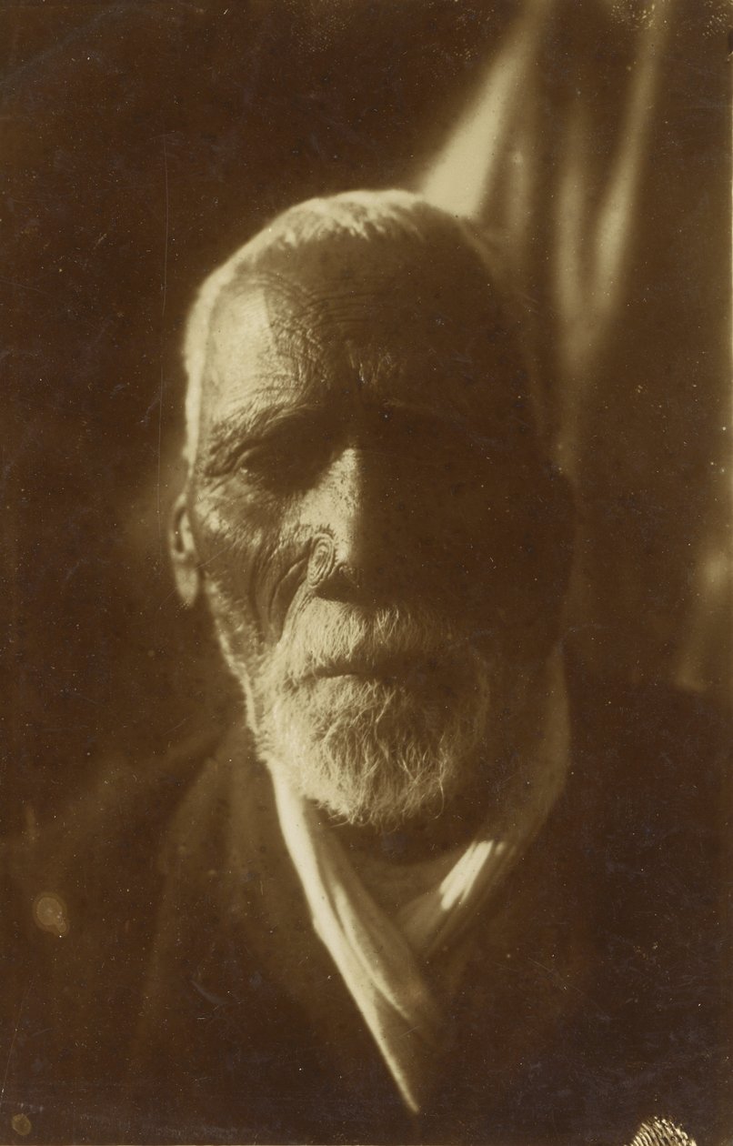 Portrett, ca. 1910 (sølv gelatintrykk) av Charles Frederick Goldie