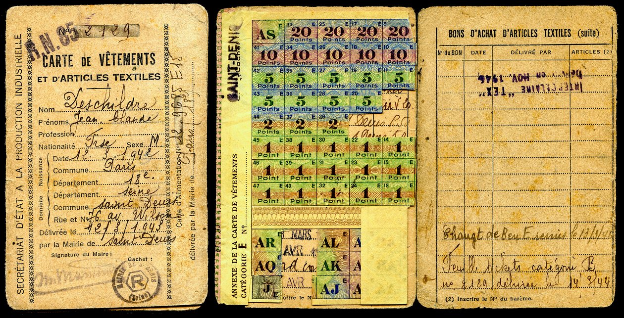Rasjoneringskort/Klærkort/Sekretariat for industriell produksjon/Andre verdenskrig 1941 av Augustus Kollner