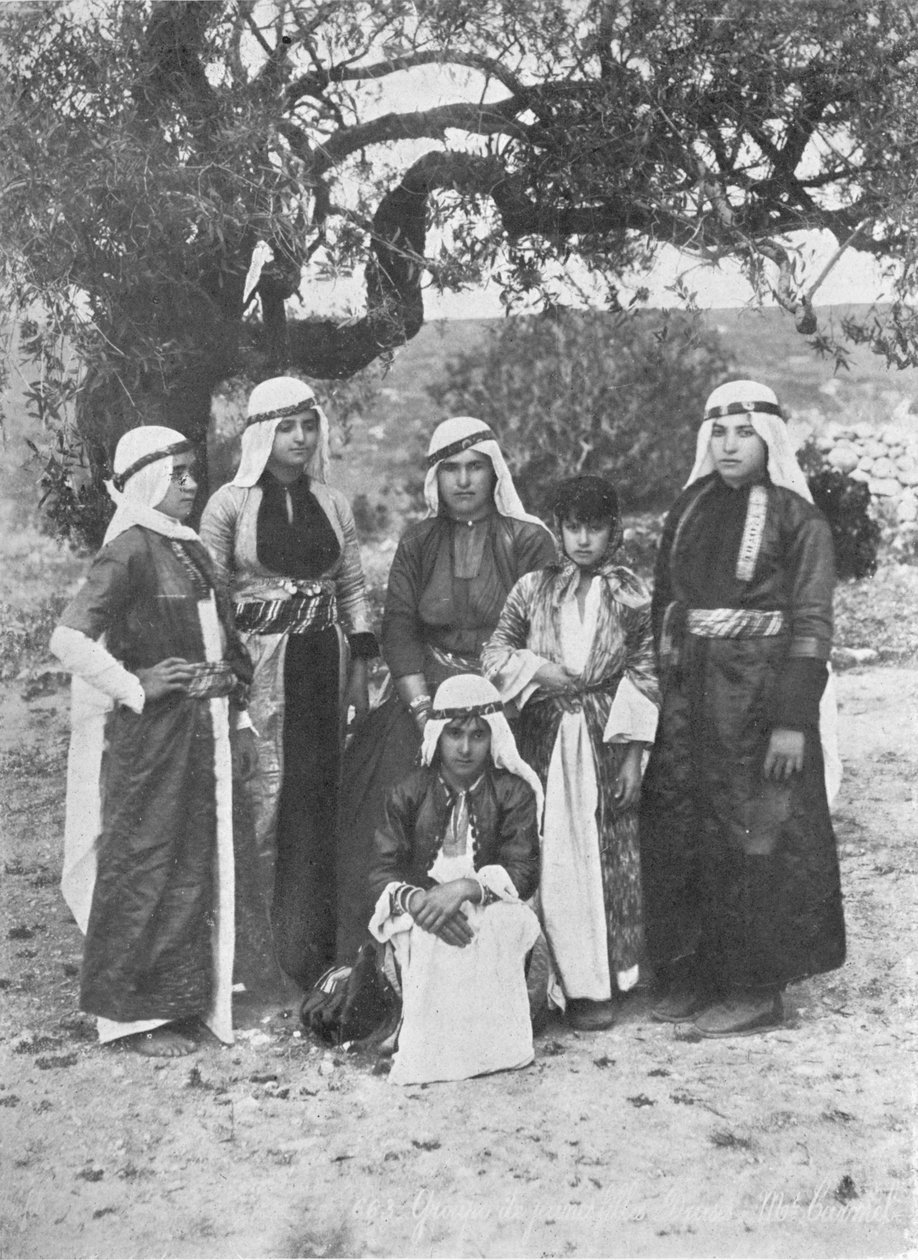 Gruppe av druse damer, c1913 av Charles J. S. Makin