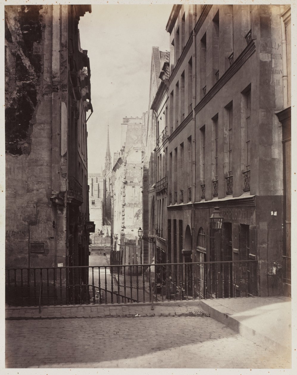 Rue Jean-de-Beauvais. Utsikt fra Rue des Écoles mot Boulevard Saint-Germain, under arbeid av Charles Marville