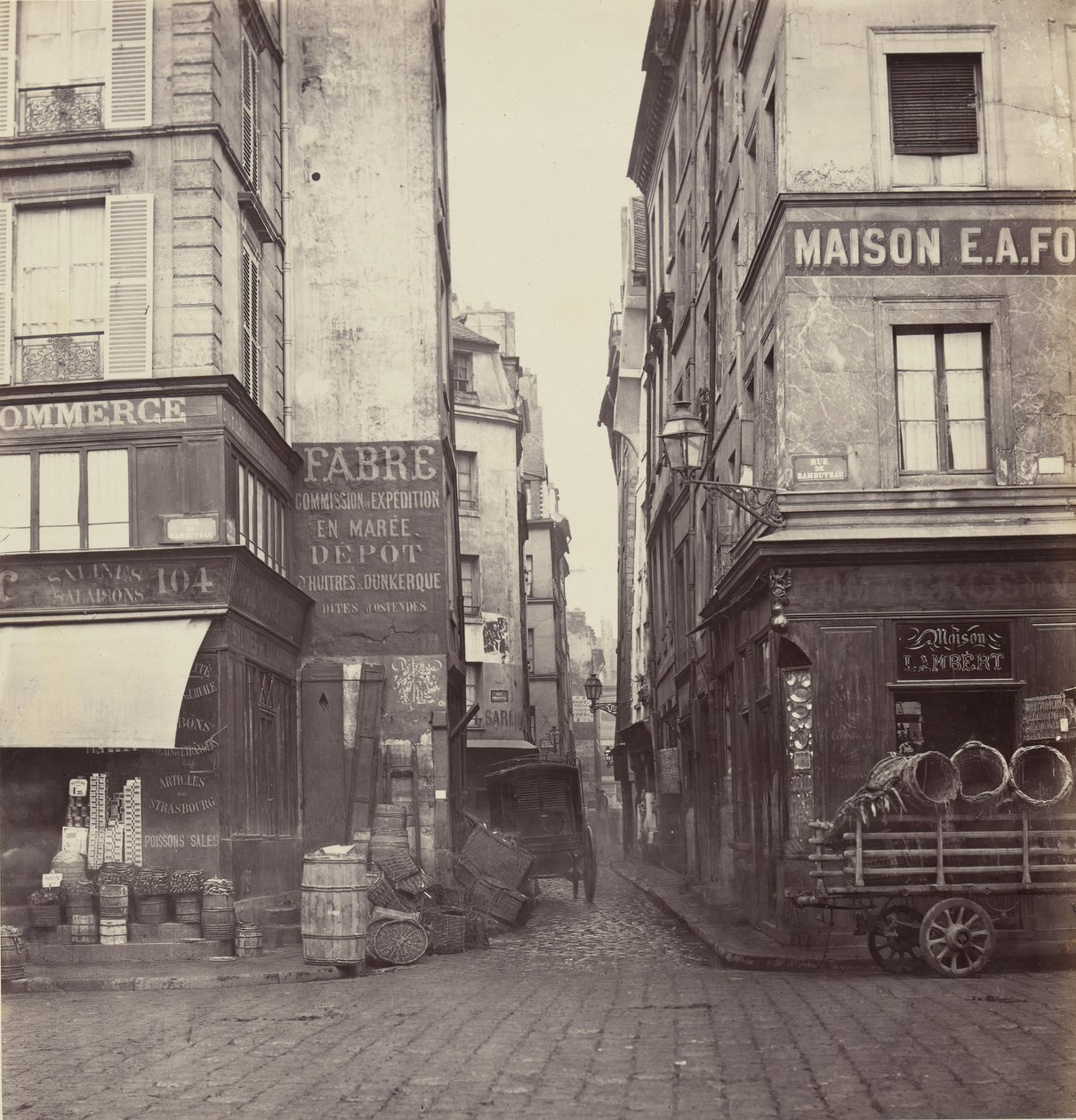 Rue Mondetour, fra Rue Rambuteau, 1860-70-tallet. av Charles Marville
