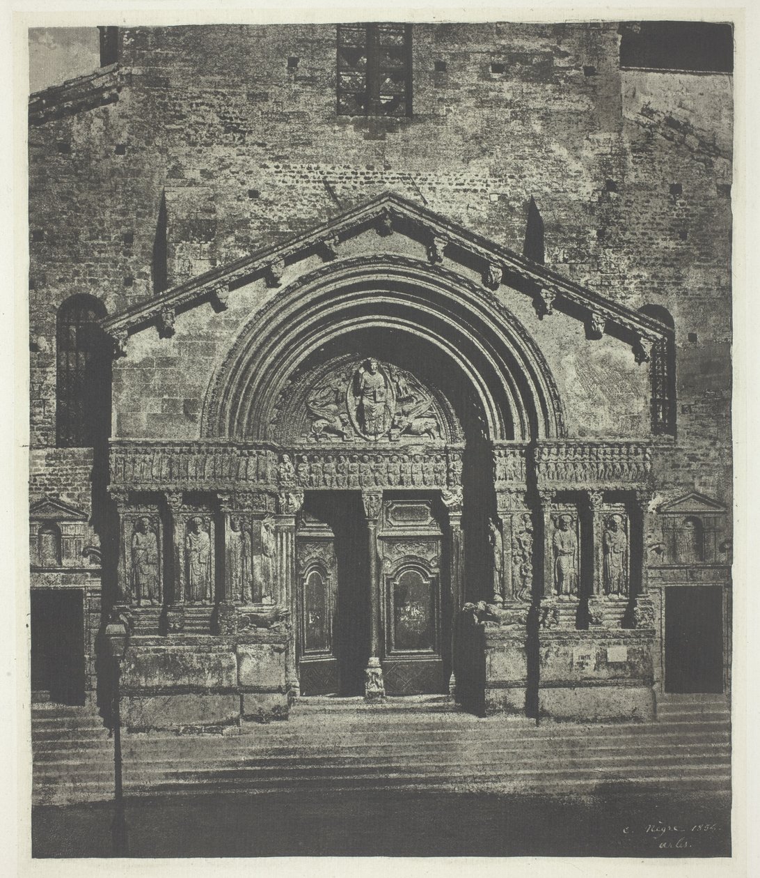 Arles: The West Porch of Saint-Trophime av Charles Nègre