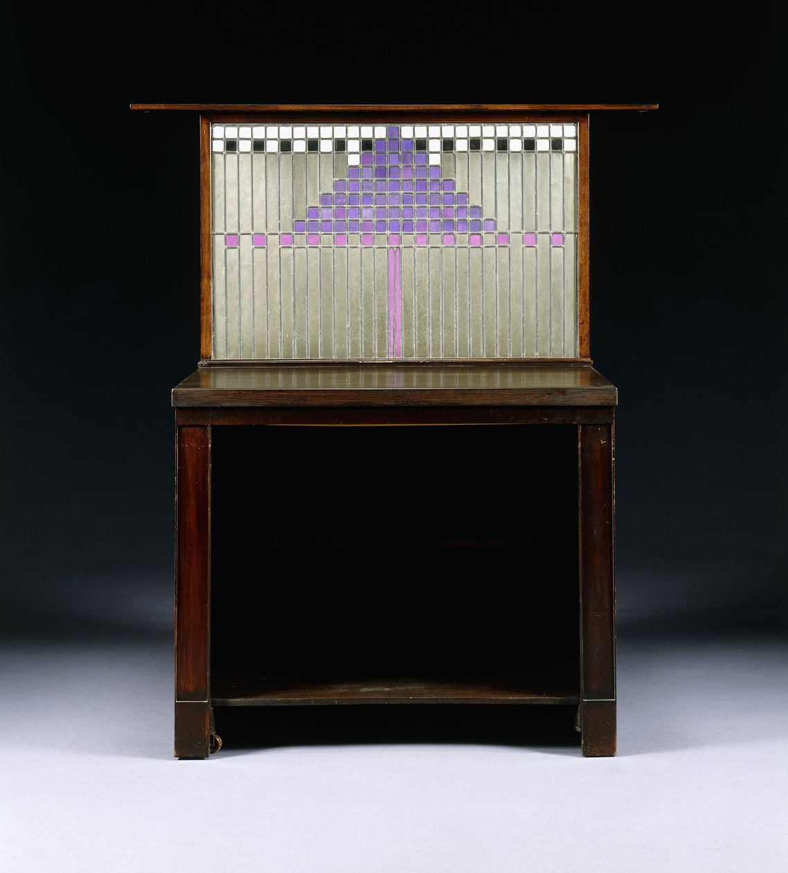 Et skriveskap designet for Walter W. Blackie Esq., Hill House, Edinburgh av Charles Rennie Mackintosh