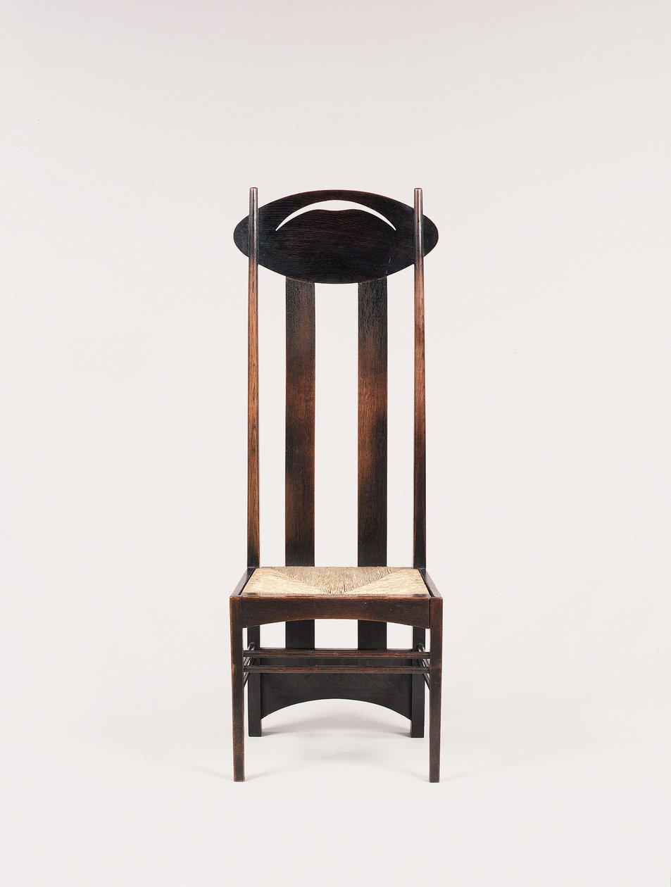 Høyrygget sidestol for Argyle Street Tea Rooms, Glasgow av Charles Rennie Mackintosh
