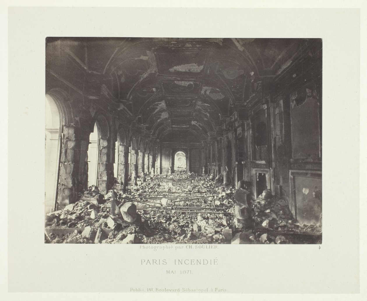 Paris Fire (Great Hall of the State Council) av Charles Soulier
