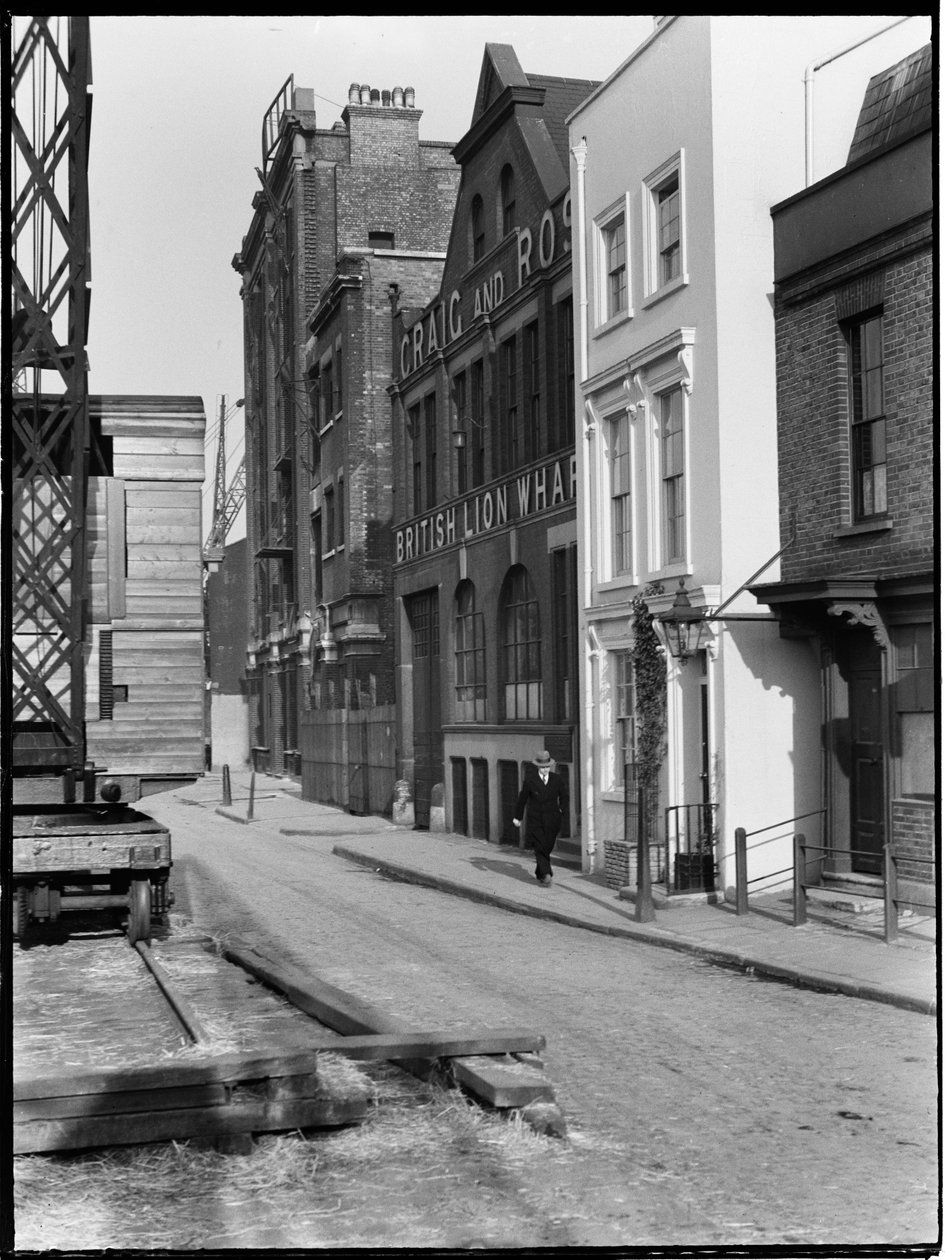 Bankside, Southwark, Greater London Authority, 1925-1935. av Charles William Prickett