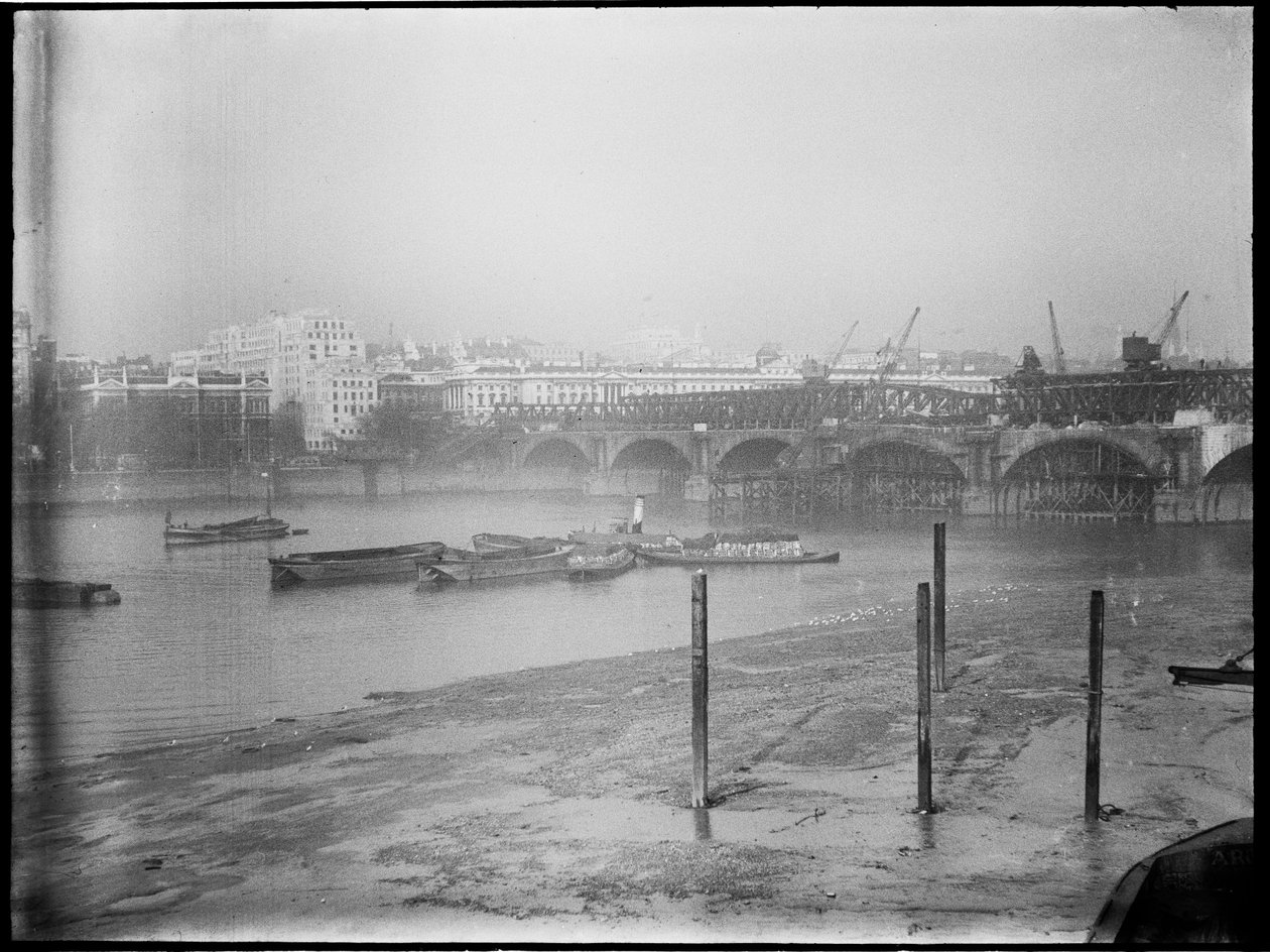 Riving av Waterloo Bridge, City of Westminster, Greater London Authority, 1936. av Charles William Prickett
