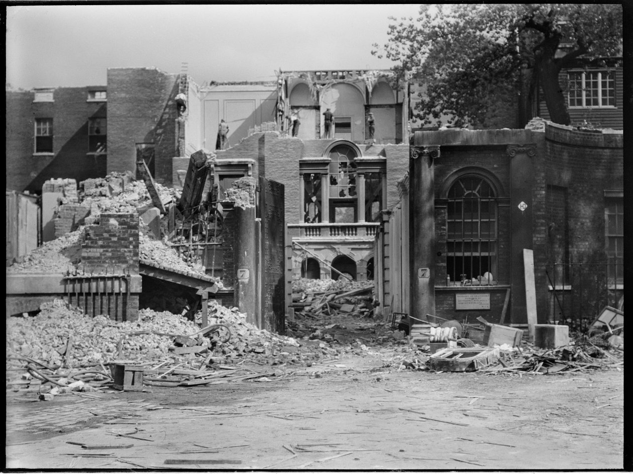 Pembroke House, Whitehall Gardens, Whitehall, City of Westminster, GLA, sent på 1930-tallet. av Charles William Prickett
