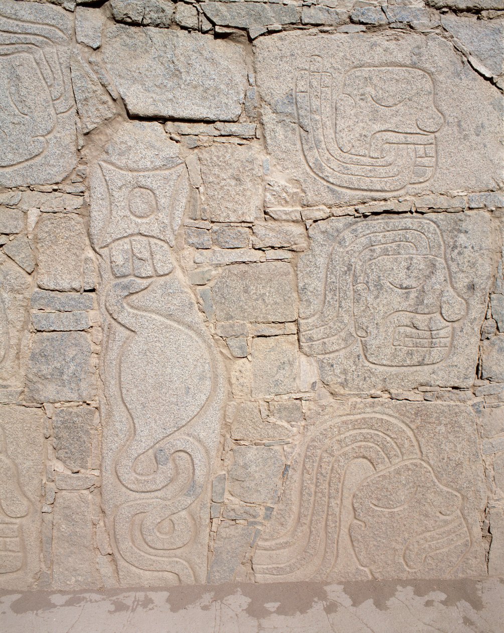 Før colombiansk kunst: relieff på ruiner, 900-tallet f.Kr. (fotografi av Chavin Chavin