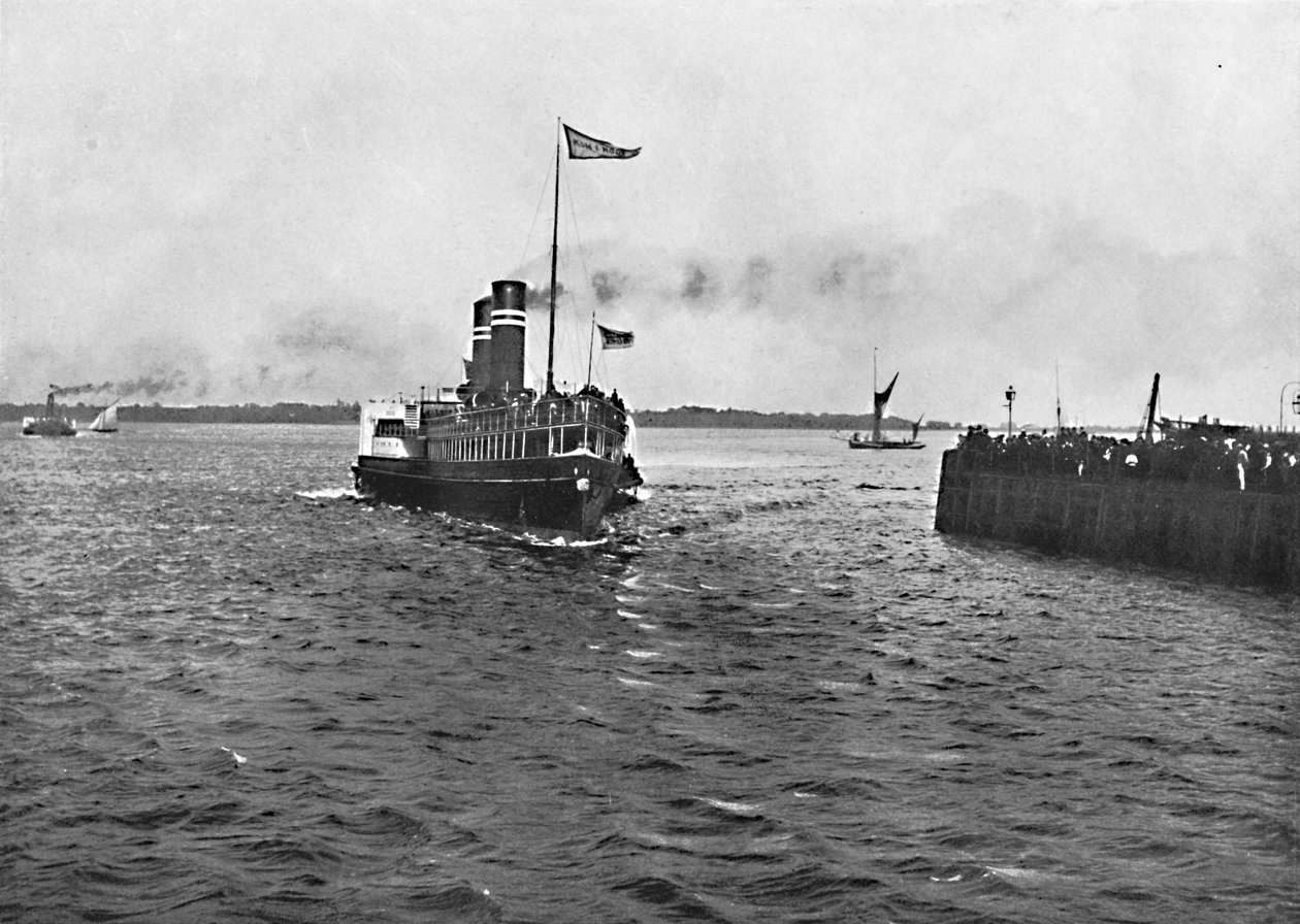 Koh-I-Noor nærmer Harwich, c1896 av Chester Vaughan