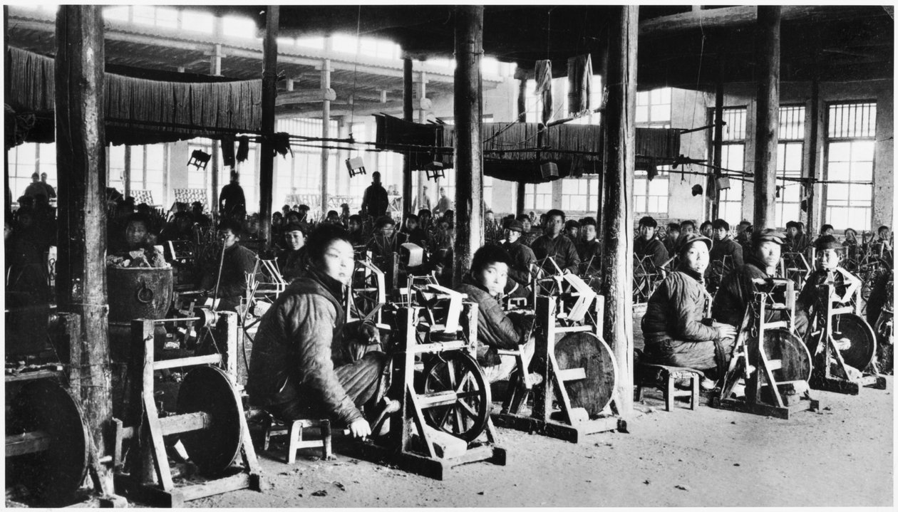 Fabrikk drevet av kinesere nær Chihsien, ca. 1930 av Chinese Photographer