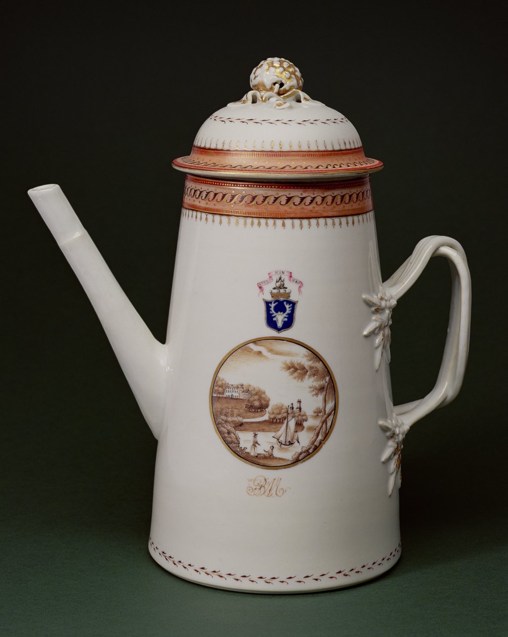 Armorial Coffee Pot, med armene til Machenzie, ca. 1790 (porselen) av Chinese School