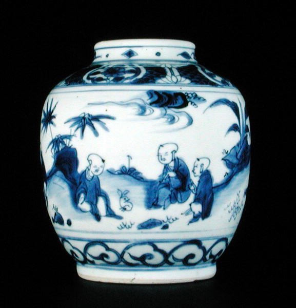 Blå og hvit krukke malt med en gutt med en hare, Wanli eller Chongzheng, 1600-30 (porselen) (se 206093, 206094, 206096) av Chinese School