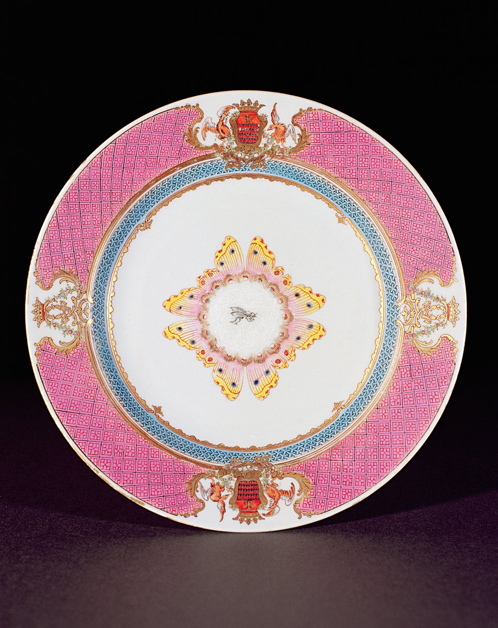 Middagstallerken malt i Famille Rose-emaljer med armene fra Grimaldi di Castro, Yongzheng-perioden (1723-35) ca. 1735 (porselen) av Chinese School