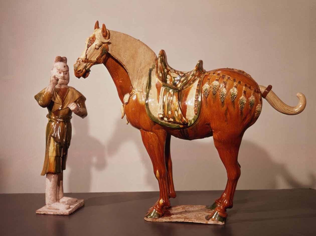Hest og brudgom, Tang-dynastiet (618-907) (farget, glasert, terrakotta) av Chinese School