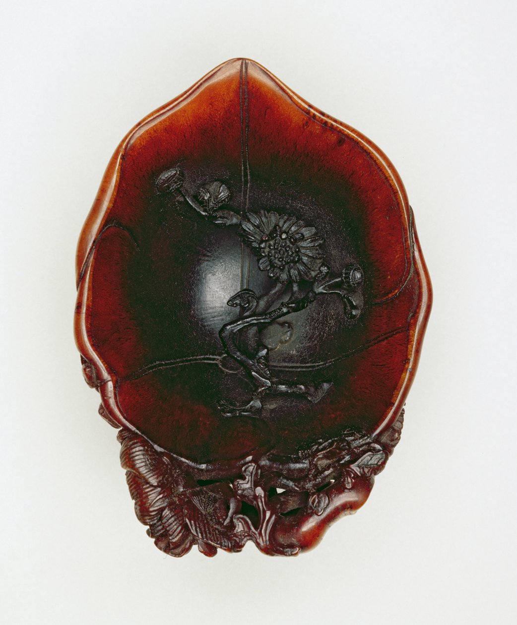 Drivingsbeger, Qianlong-perioden 1736-95 (utskåret nesehornshorn) (se 142653-5 og 142692) av Chinese School