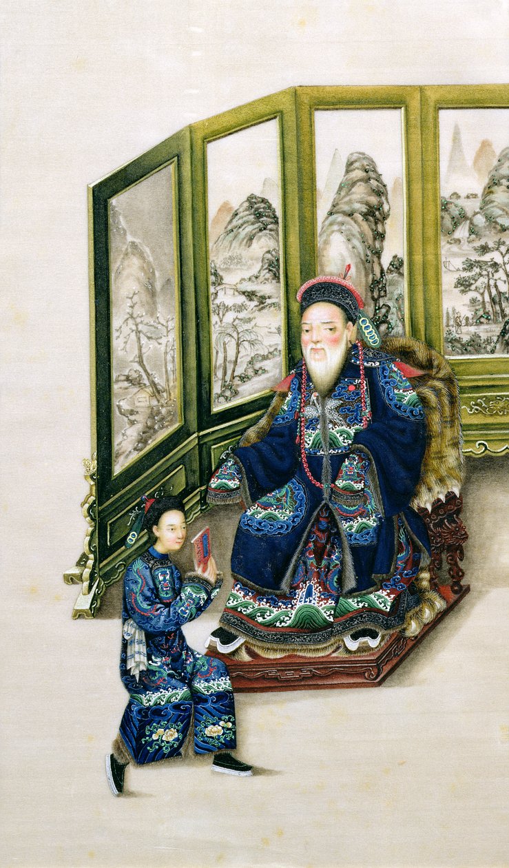 Gammel mann sitter med en tjener som leser av Chinese School