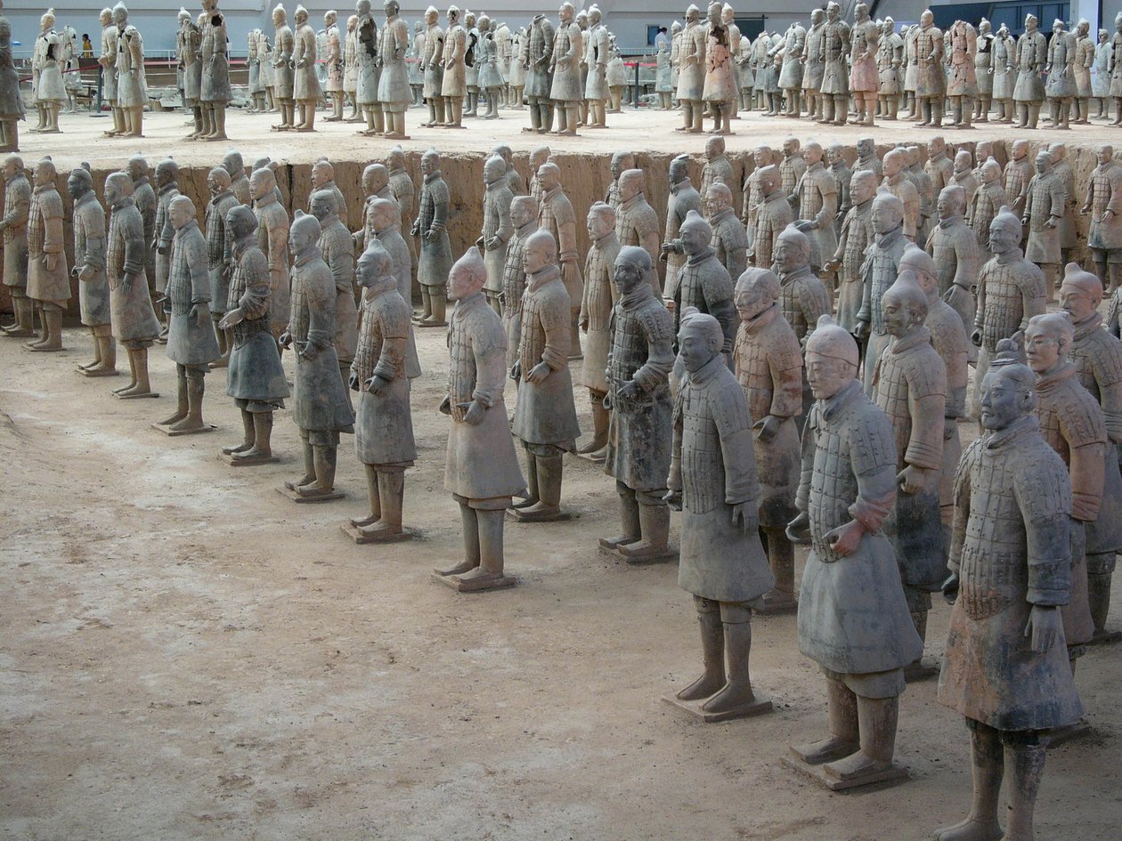 Xian Museum, terrakottakrigere fra graven til keiser Shi Huangdi av Chinese School