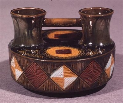 Fajansekar, Linthorpe, av Christopher Dresser av Christopher Dresser