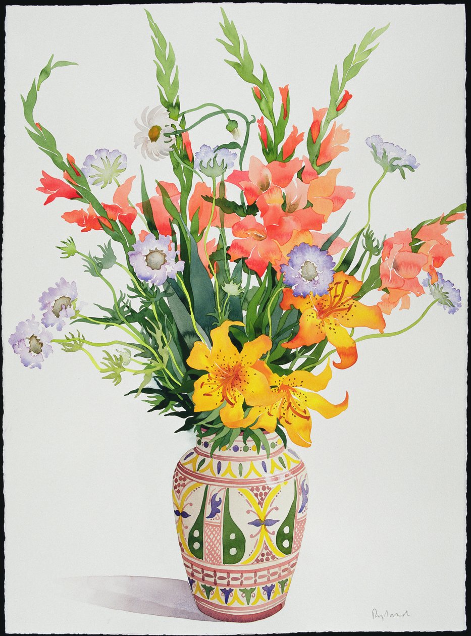 Oransje og blå blomster i en marokkansk vase (wc) av Christopher Ryland