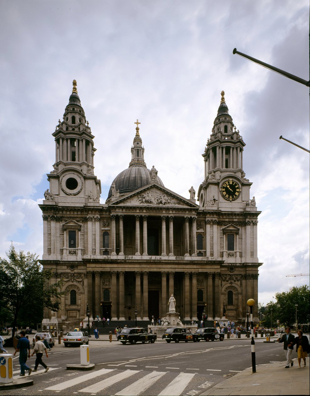 Utsikt over katedralen Saint Paul designet av arkitekten Christopher Wren (1632-1723) 1675-1710 London, England av Christopher Wren