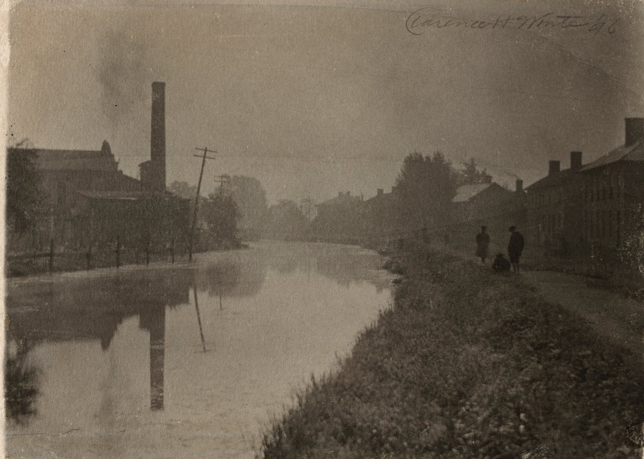 Langs den gamle kanalen, 1896. av Clarence H. White