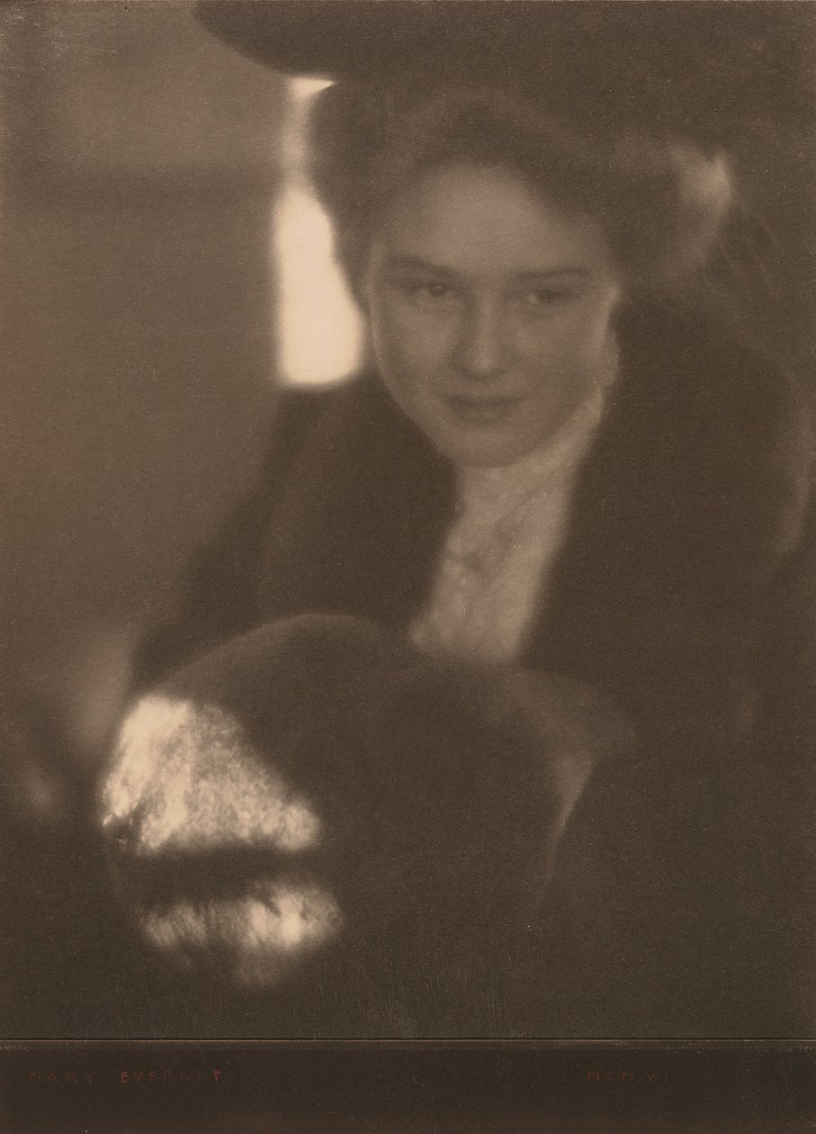 Jente med muff av Clarence H. White