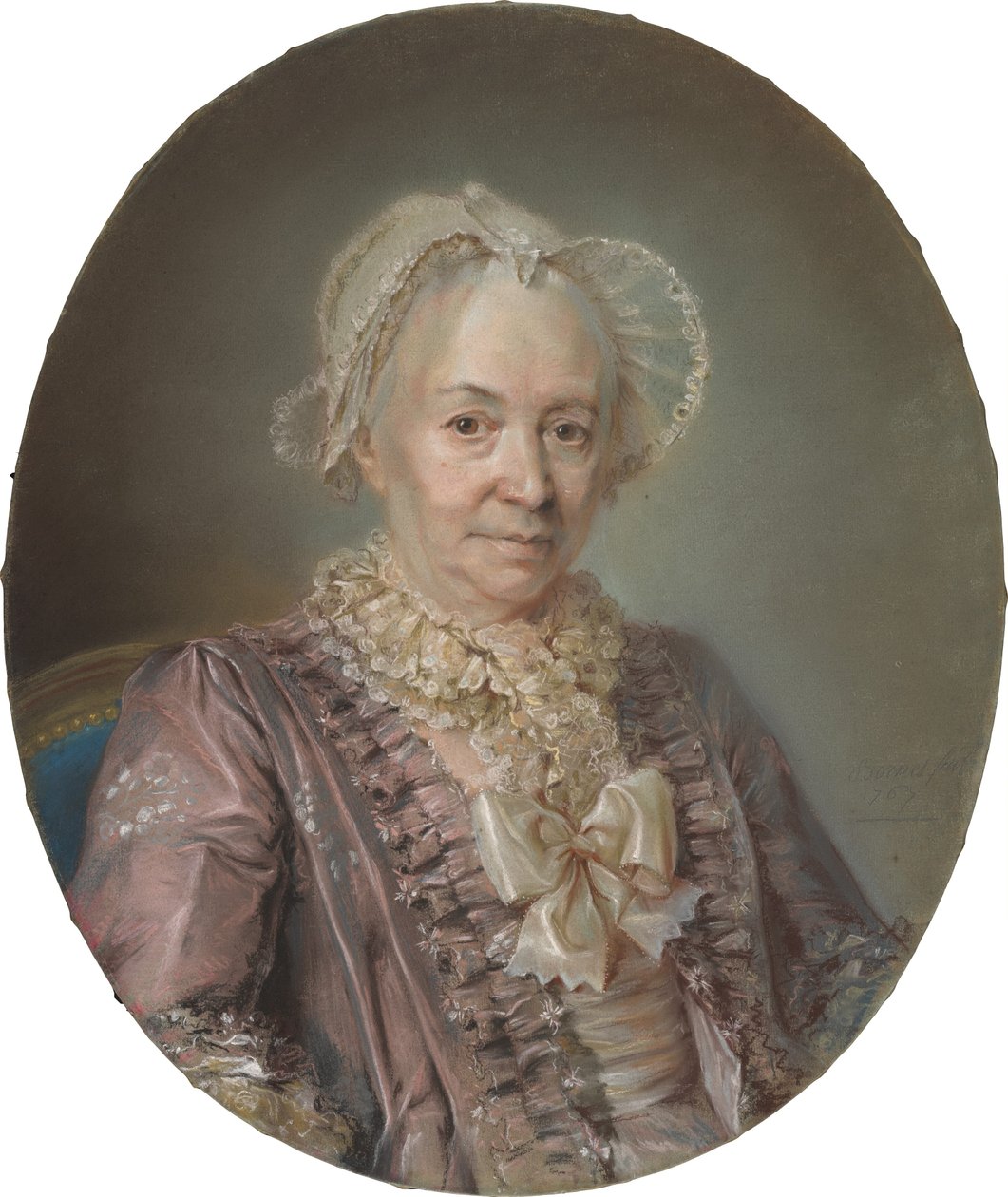 En eldre dame i en blå silkekjole av Claude Bornet