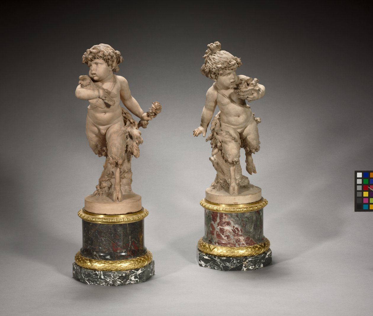 Ung Satyr som løper med et fuglerede og Ung Satyr som løper med en ugle, 1770-tallet av Claude Michel Clodion
