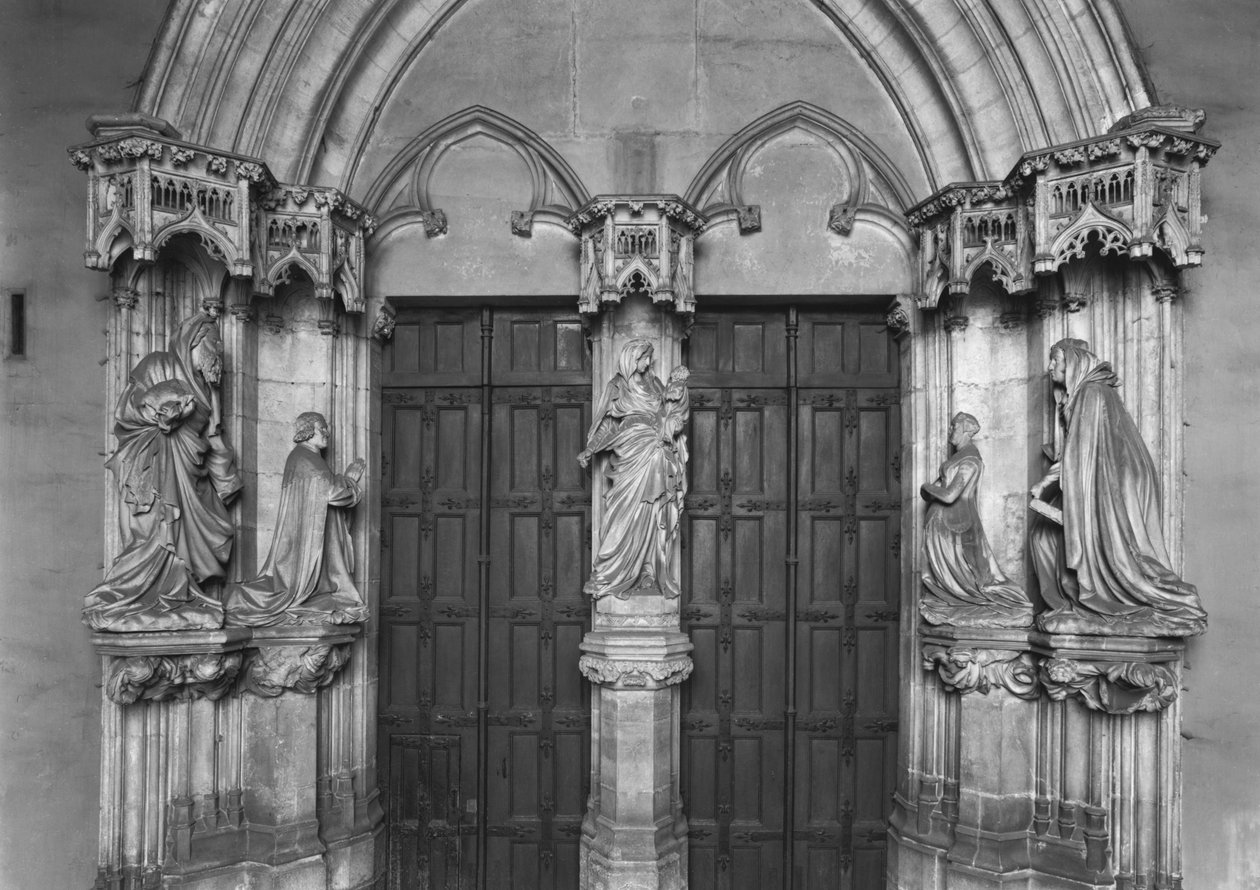 Portal med trumeau som viser jomfruen og barnet, Filip den dristige og døperen Johannes, Margaret III, grevinne av Flandern og St. Katarina av Claus and Malouel, Jean Sluter