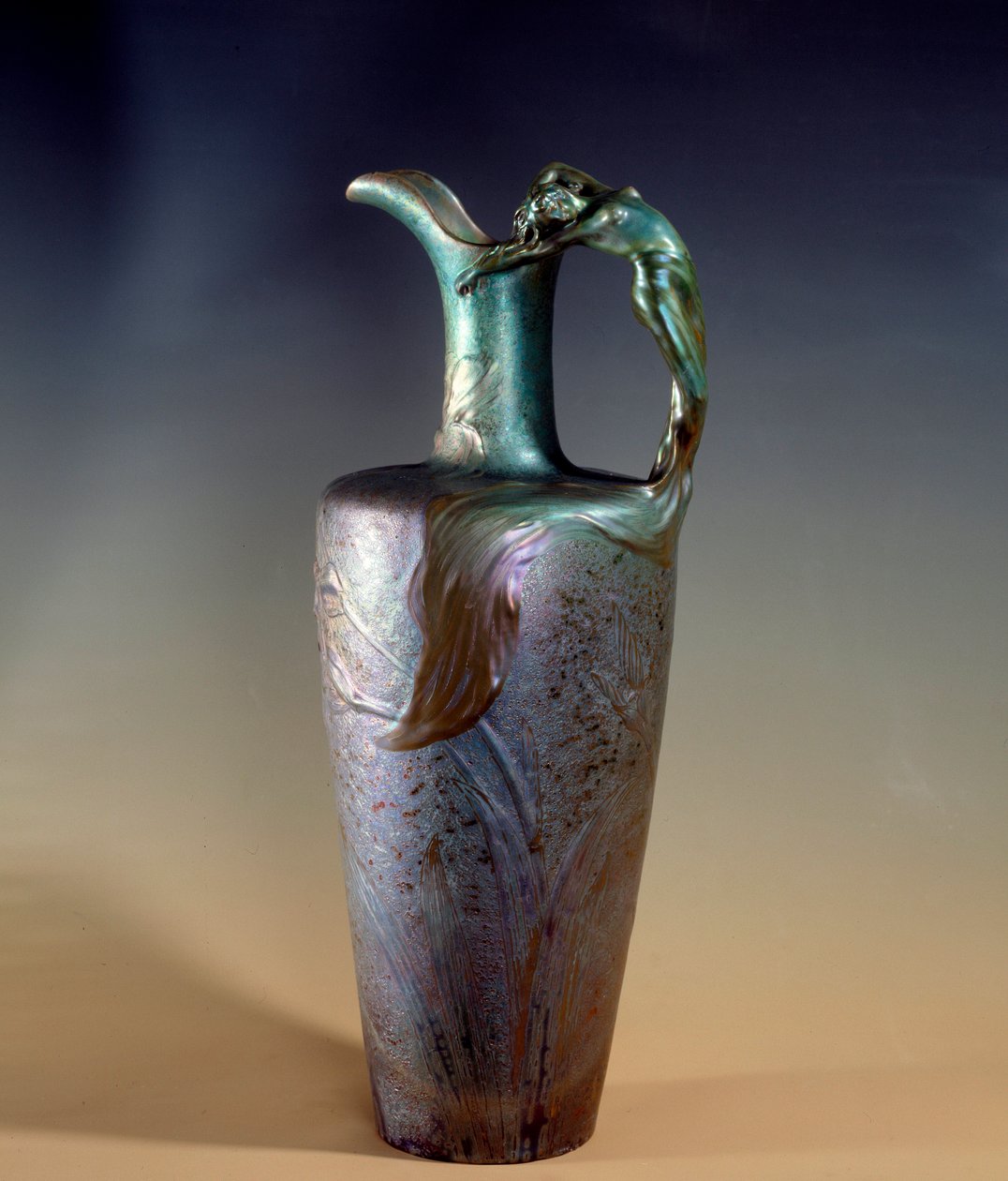 Art Nouveau: Fajanse og metallisk lysekrone av Clement Massier (1845-1917) 1893-1894 Paris, Musee d
