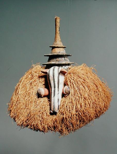 Zoomorphic Mask (tre og fiber) (se også 181650, 181651) av Congolese