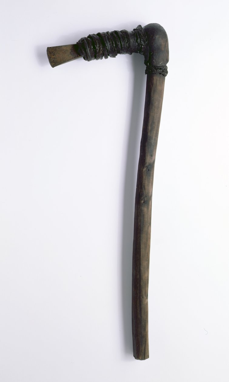 Øks funnet med Oetzi Iceman (barlindtre med lærbinding) (se 222117 for detaljer) av Copper Age