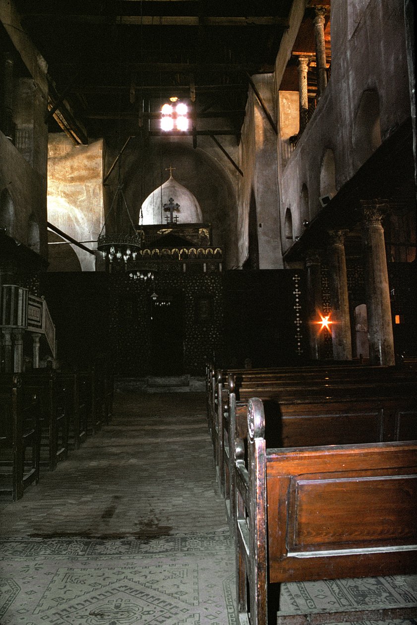 Utsikt over det indre av kirken til de hellige Sergius og Bacchus (Abu Serga) av Coptic