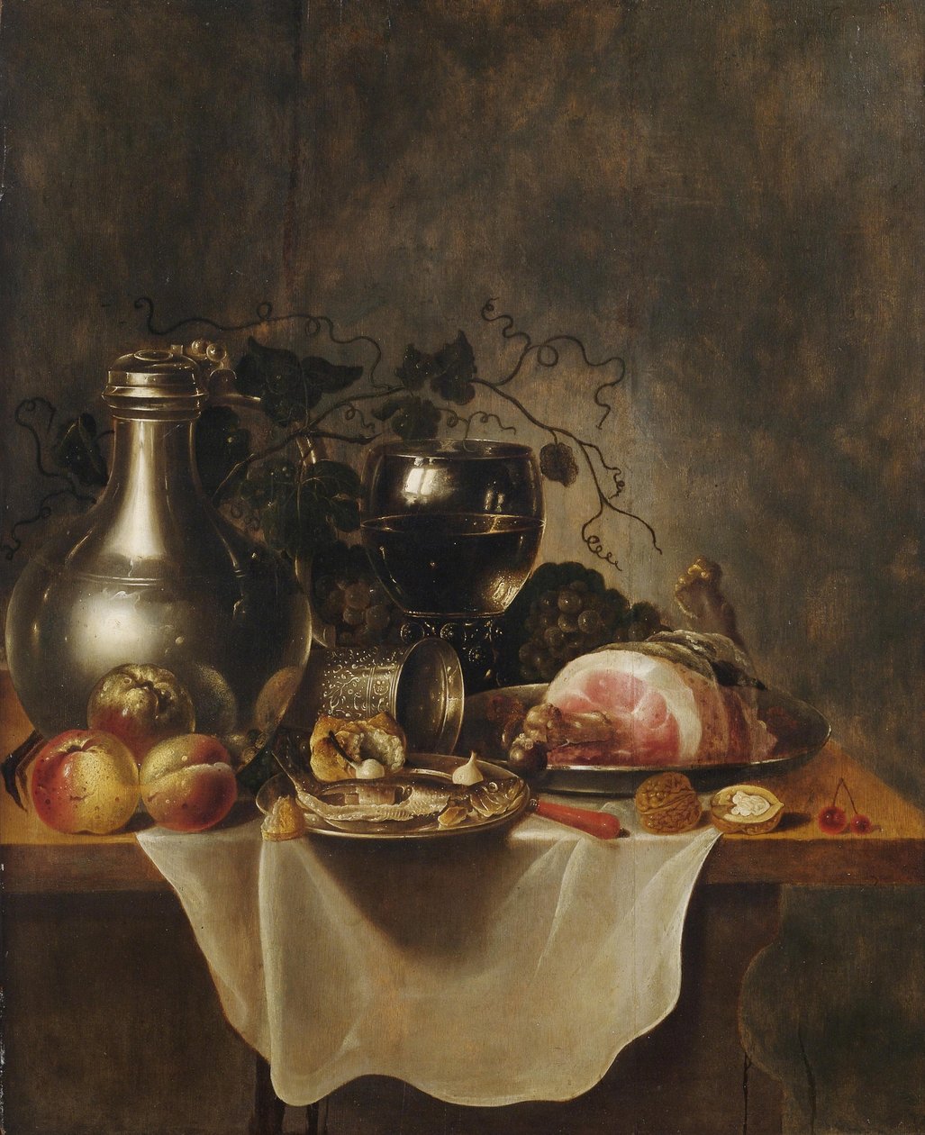 Stilleben med tinnmugge, roemerglass og skinke, olje på panel av Cornelis Cruys